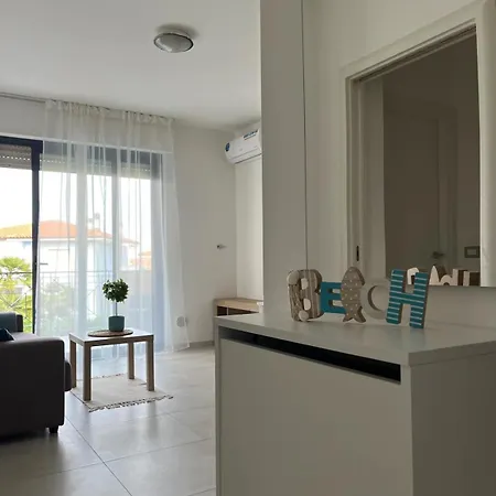 Bay Village C15 * Pineto